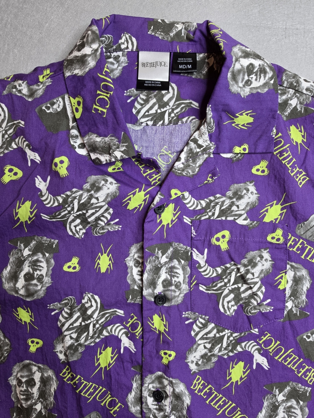 Beetlejuice Men's Purple‎ Graphic Camp Shirt Size Medium Pattern All Over